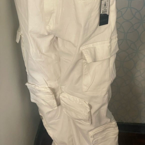 NWT Forever 21 White High Rise Jeans
Size medium - Picture 5 of 9